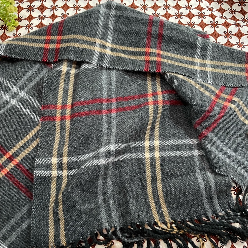 Cejon Italian Scarf - Picture 4 of 6